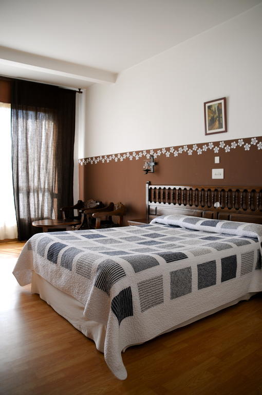Hotel Eumesa Puentedeume Quarto foto